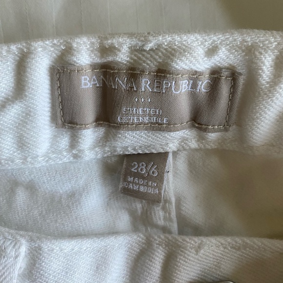 Banana Republic- White capri pants (Size 6) - Picture 2 of 2